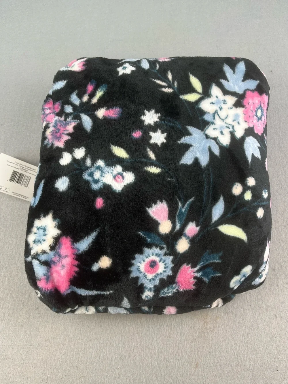 NWT Vera Bradley Plush Fleece Travel Blanket with Trolley Sleeve, Botanical Dits